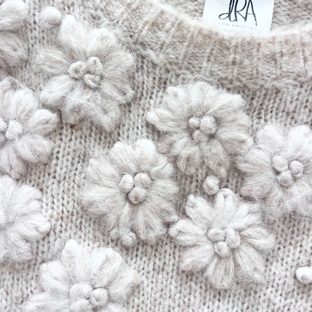 dRA Anthropologie Wool Blend Sweater Floral Embroidery Detailing Puff Sleeves - Picture 4 of 10